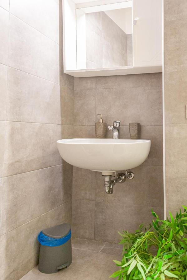 Bnbutler - Vigevano, 13 - A Due Passi Dalla Darsena Apartment Milano Ngoại thất bức ảnh