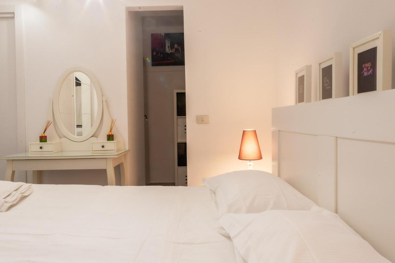 Bnbutler - Vigevano, 13 - A Due Passi Dalla Darsena Apartment Milano Ngoại thất bức ảnh